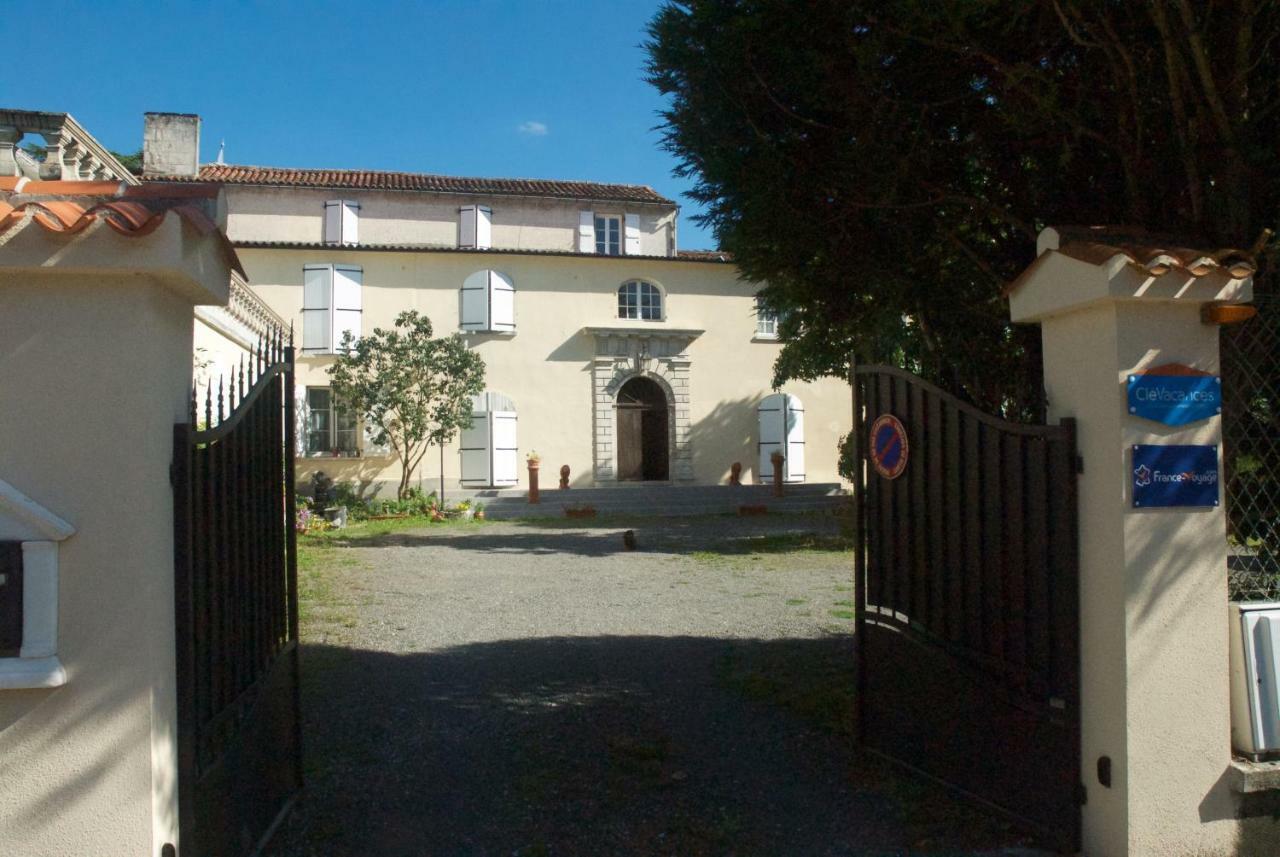Le Clos Des Cedres B&B La Rochefoucauld Exterior photo